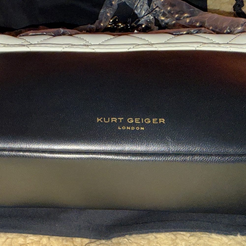 Kurt Geiger Two-Tone Quilted Crossbody — Cream and Black Bag NWT RARE - Picture 10 of 10